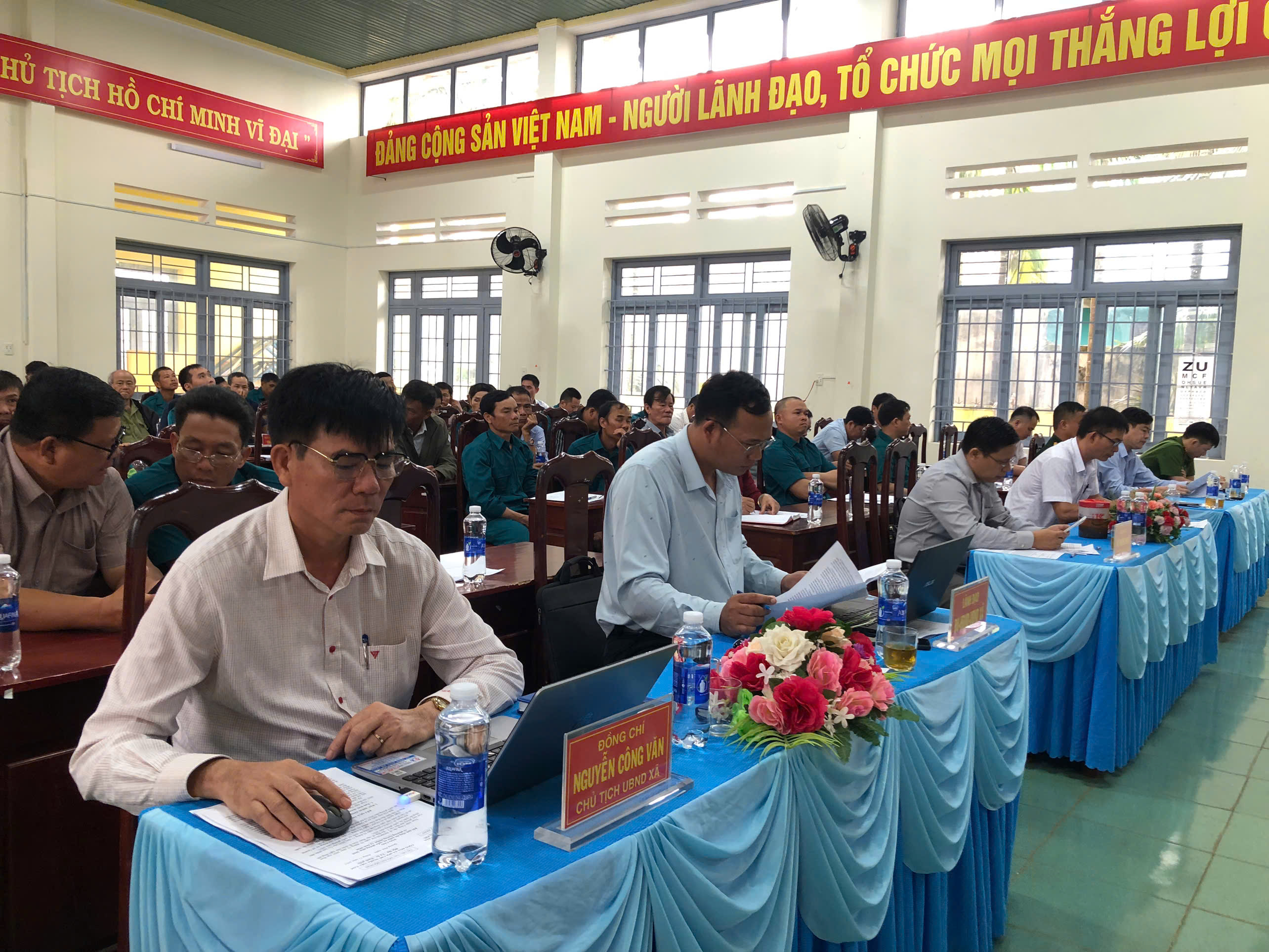 cac dai bieu tham du hoi nghi